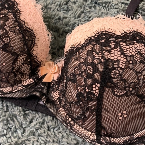 BRAND NEW BLACK LACE PUSH UP - Picture 3 of 6